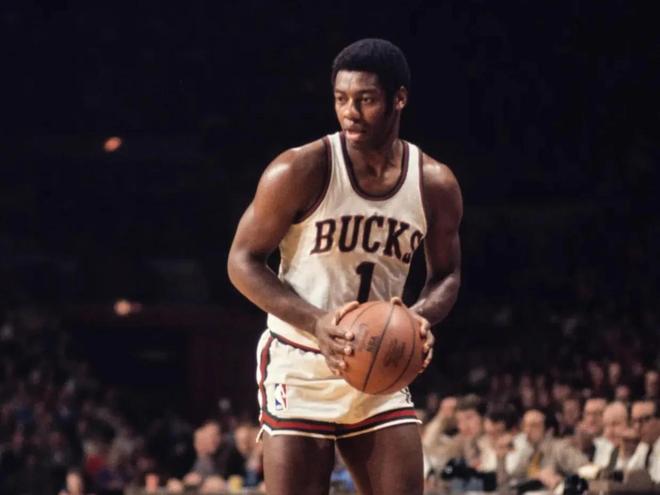 众多聚光灯 众多聚光灯