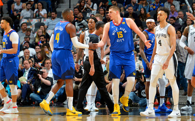 的公共讨论 的公共讨论